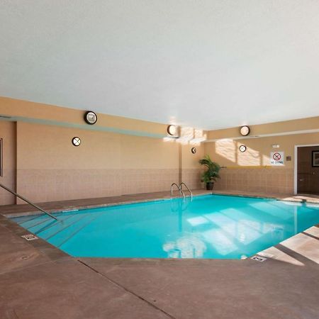 Best Western Plus Butterfield Inn Hays Exterior photo