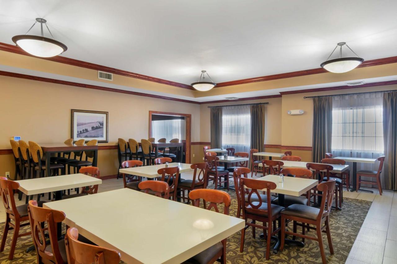 Best Western Plus Butterfield Inn Hays Exterior photo